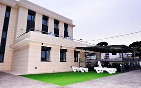 6 Bis Hotel